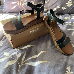 Cushionaire platform sandals